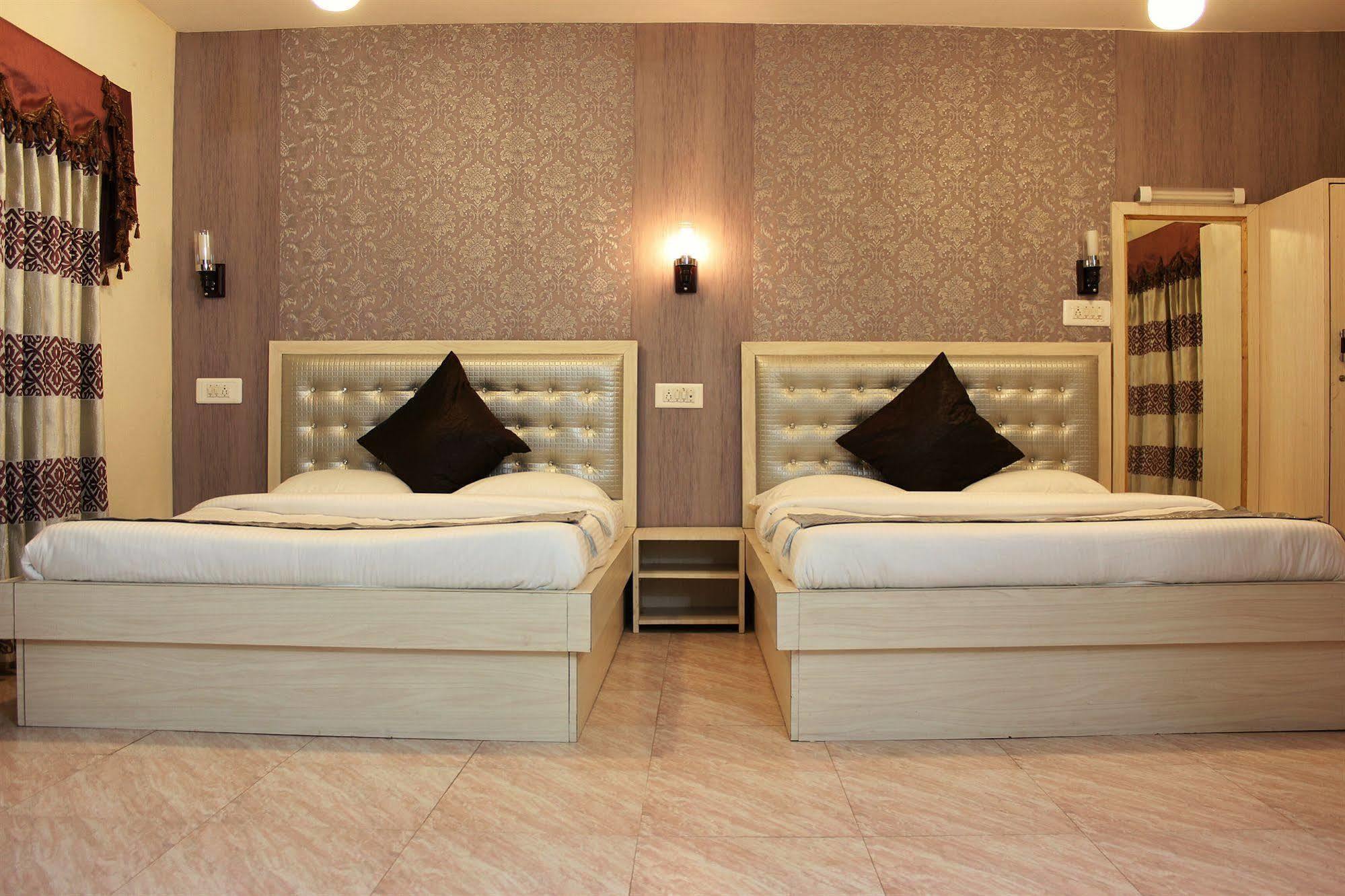 Hotel Walisons Resorts Srīnagar Zewnętrze zdjęcie
