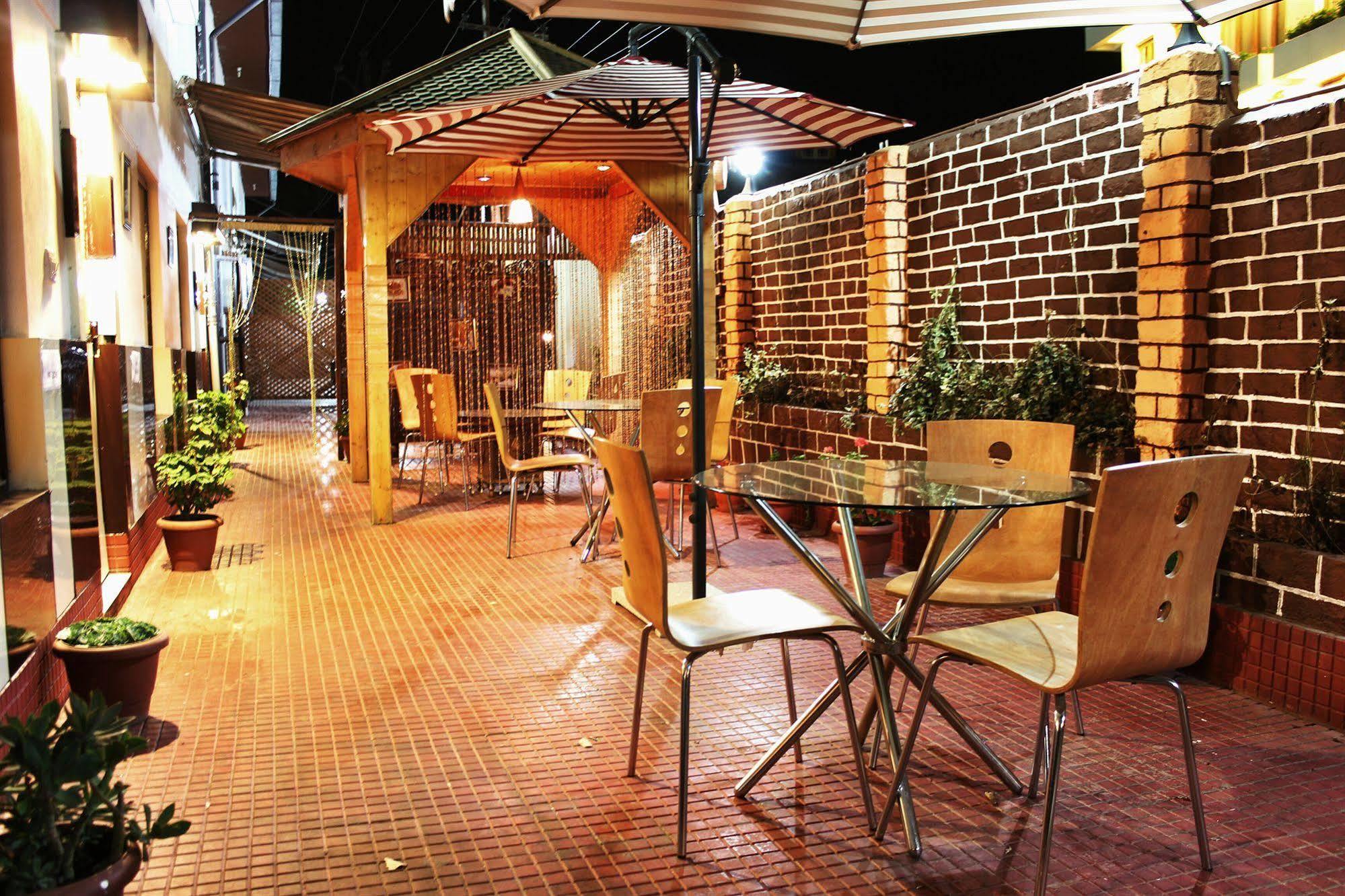 Hotel Walisons Resorts Srīnagar Zewnętrze zdjęcie