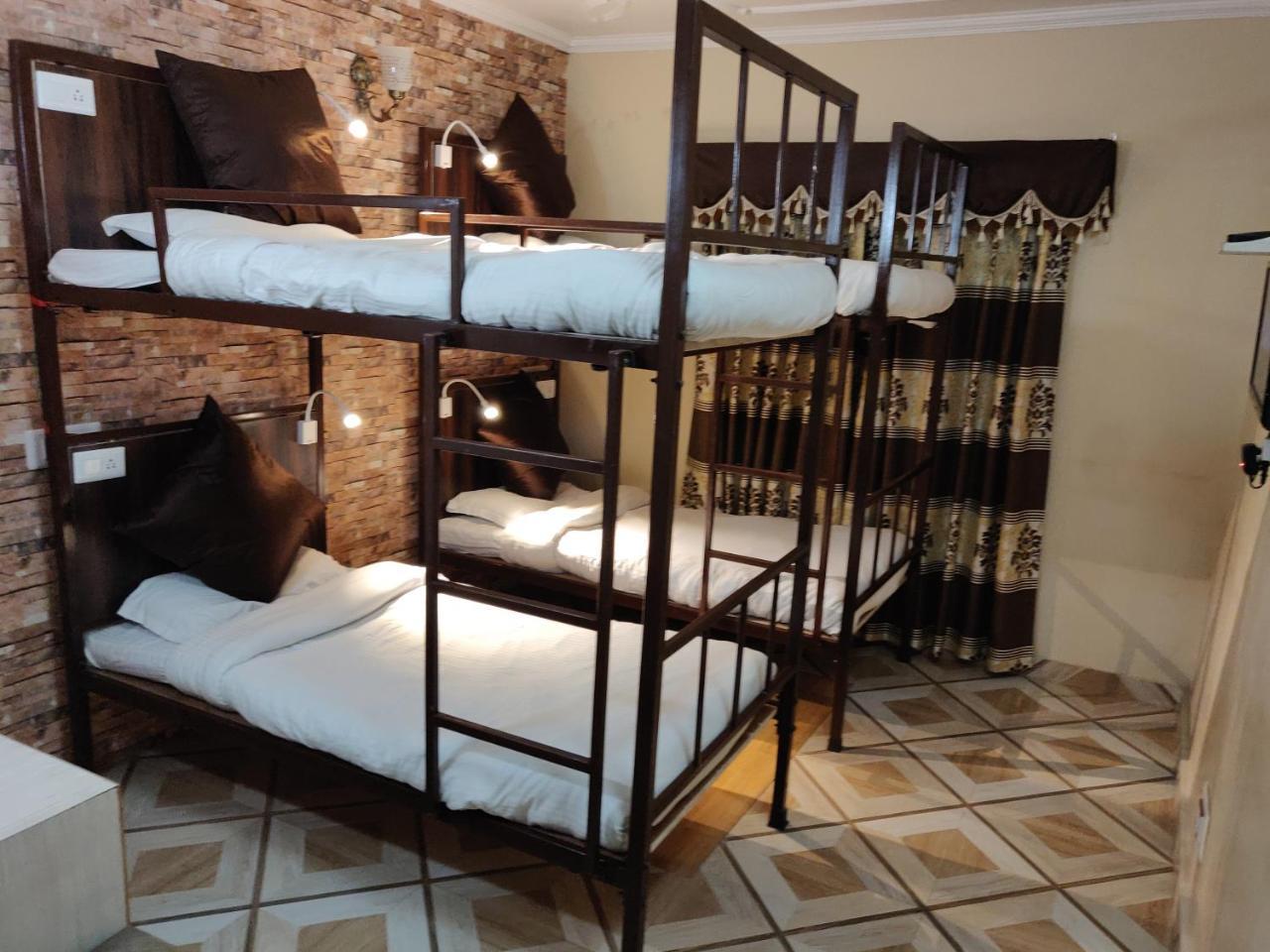Hotel Walisons Resorts Srīnagar Zewnętrze zdjęcie